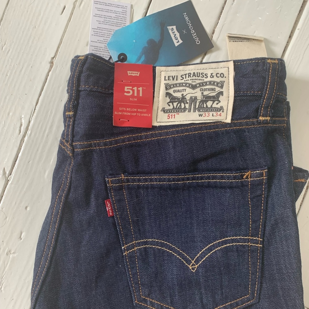 Levi Outer Known Jeans